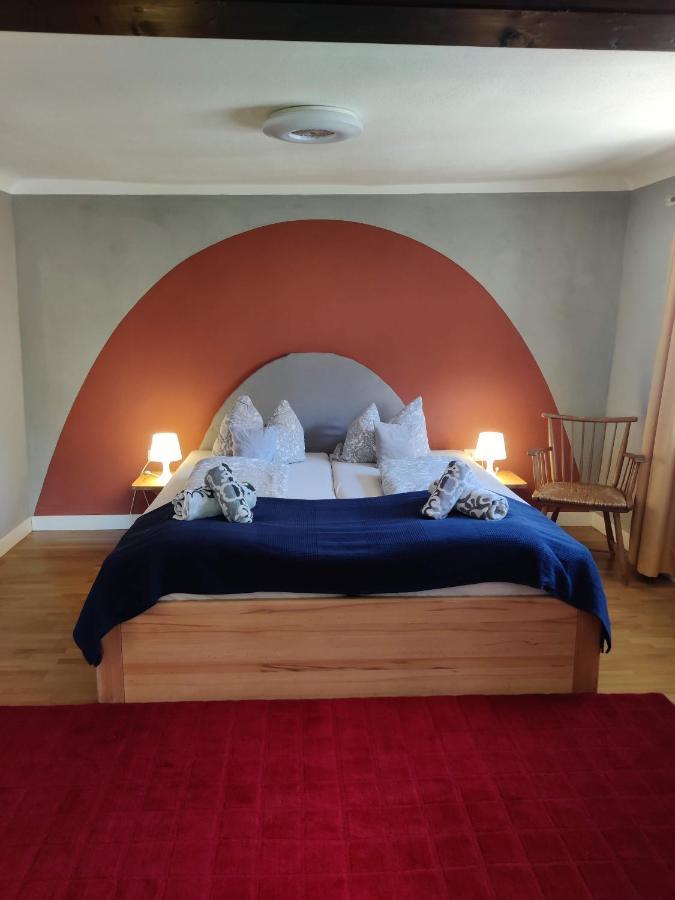 Gemuetliche Gaestezimmer In Einem Neu Sanierten Fachwerkhaus Sachsenheim Exterior photo