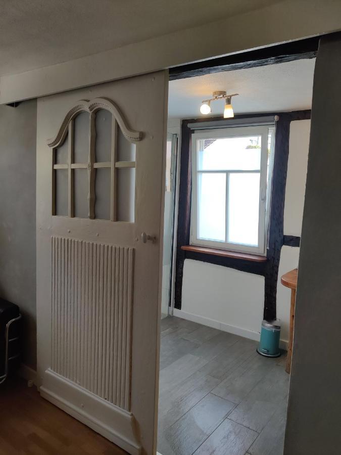 Gemuetliche Gaestezimmer In Einem Neu Sanierten Fachwerkhaus Sachsenheim Exterior photo