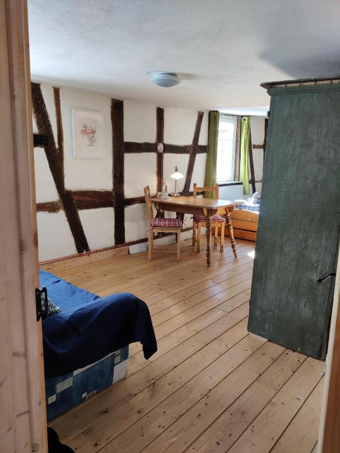 Gemuetliche Gaestezimmer In Einem Neu Sanierten Fachwerkhaus Sachsenheim Exterior photo