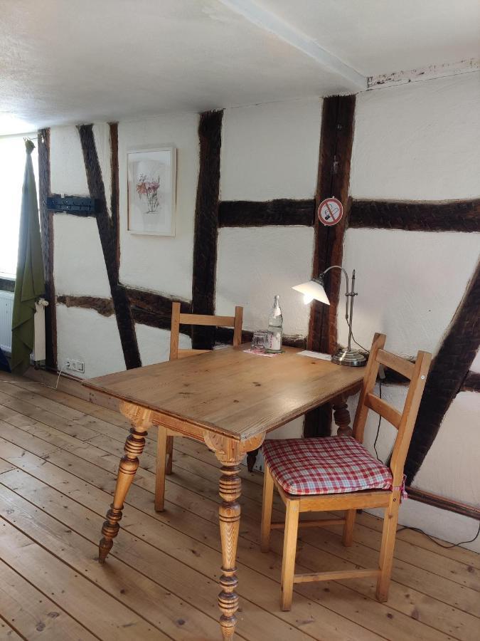 Gemuetliche Gaestezimmer In Einem Neu Sanierten Fachwerkhaus Sachsenheim Exterior photo