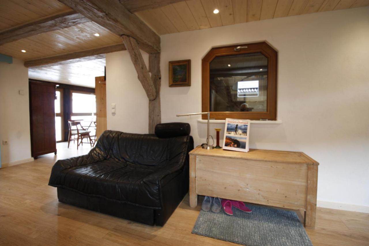 Gemuetliche Gaestezimmer In Einem Neu Sanierten Fachwerkhaus Sachsenheim Exterior photo