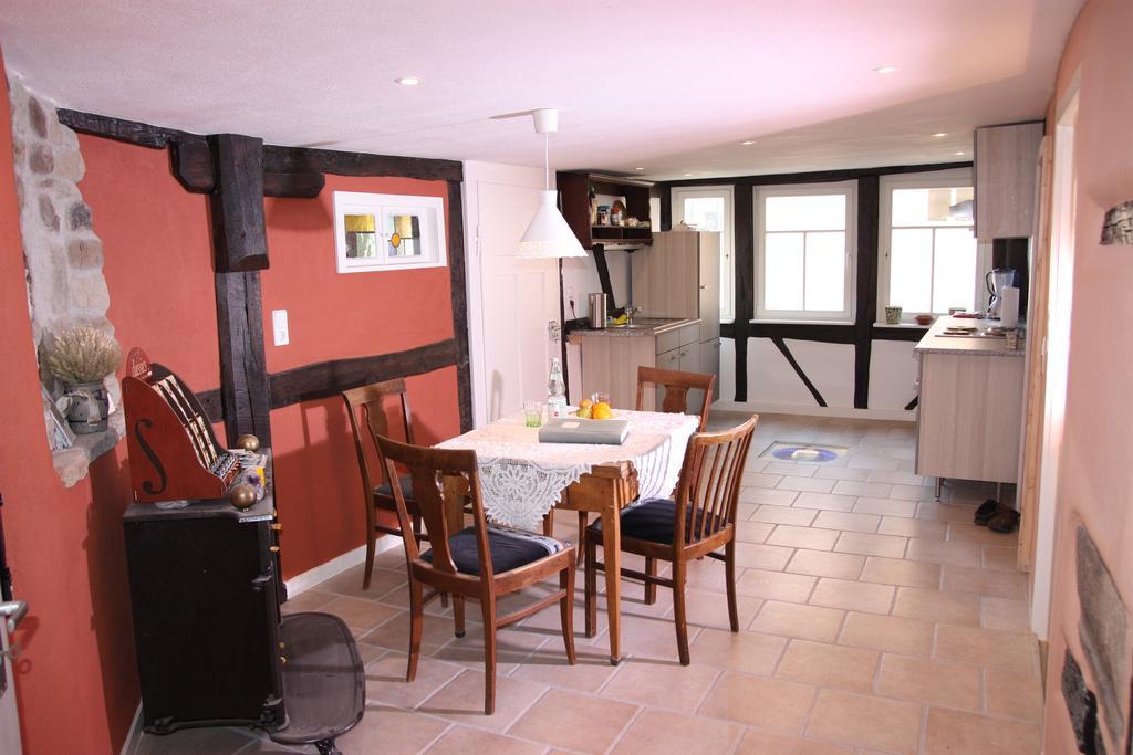 Gemuetliche Gaestezimmer In Einem Neu Sanierten Fachwerkhaus Sachsenheim Exterior photo