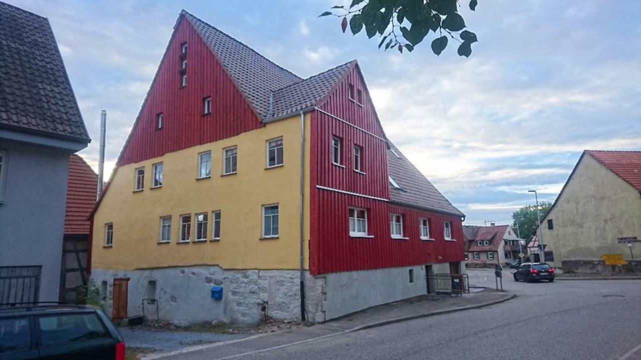 Gemuetliche Gaestezimmer In Einem Neu Sanierten Fachwerkhaus Sachsenheim Exterior photo